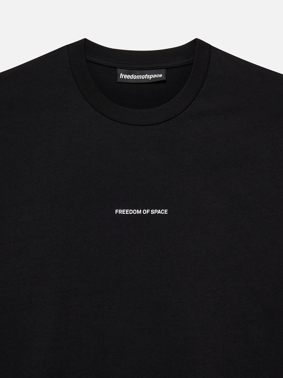 APPLE T-SHIRT BLACK - FRONT OF