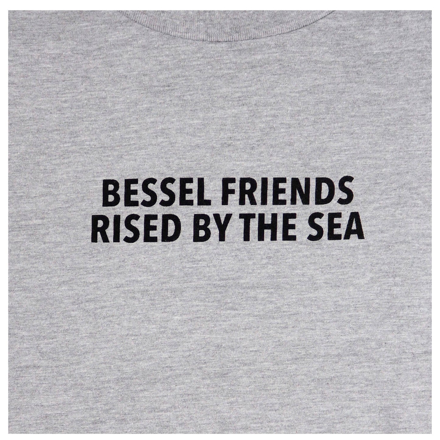 T-SHIRT BY THE SEA
