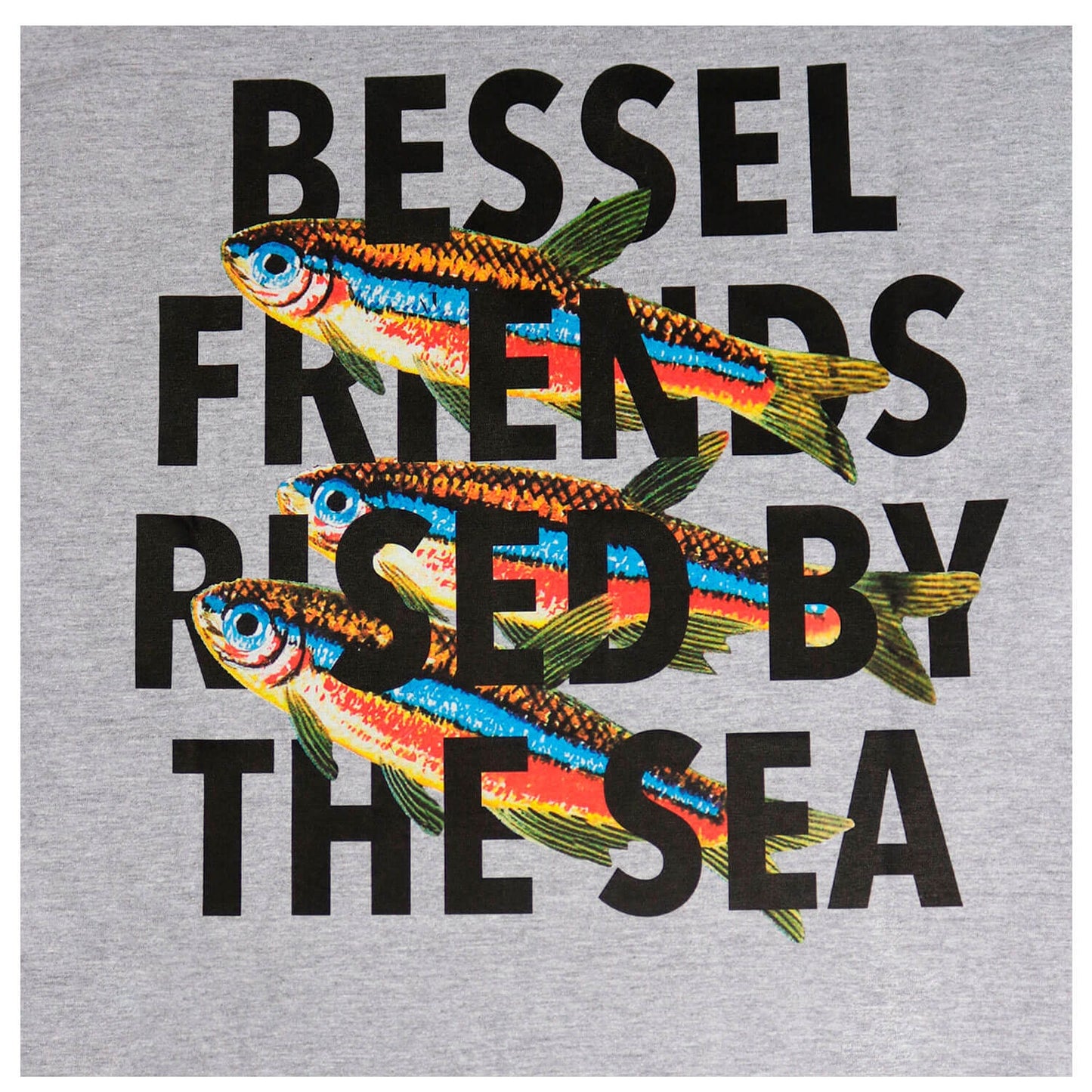 T-SHIRT BY THE SEA