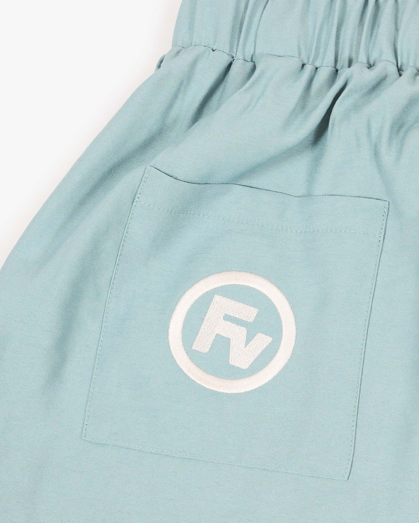 PULL ON SHORT GREEN - FRONT OF