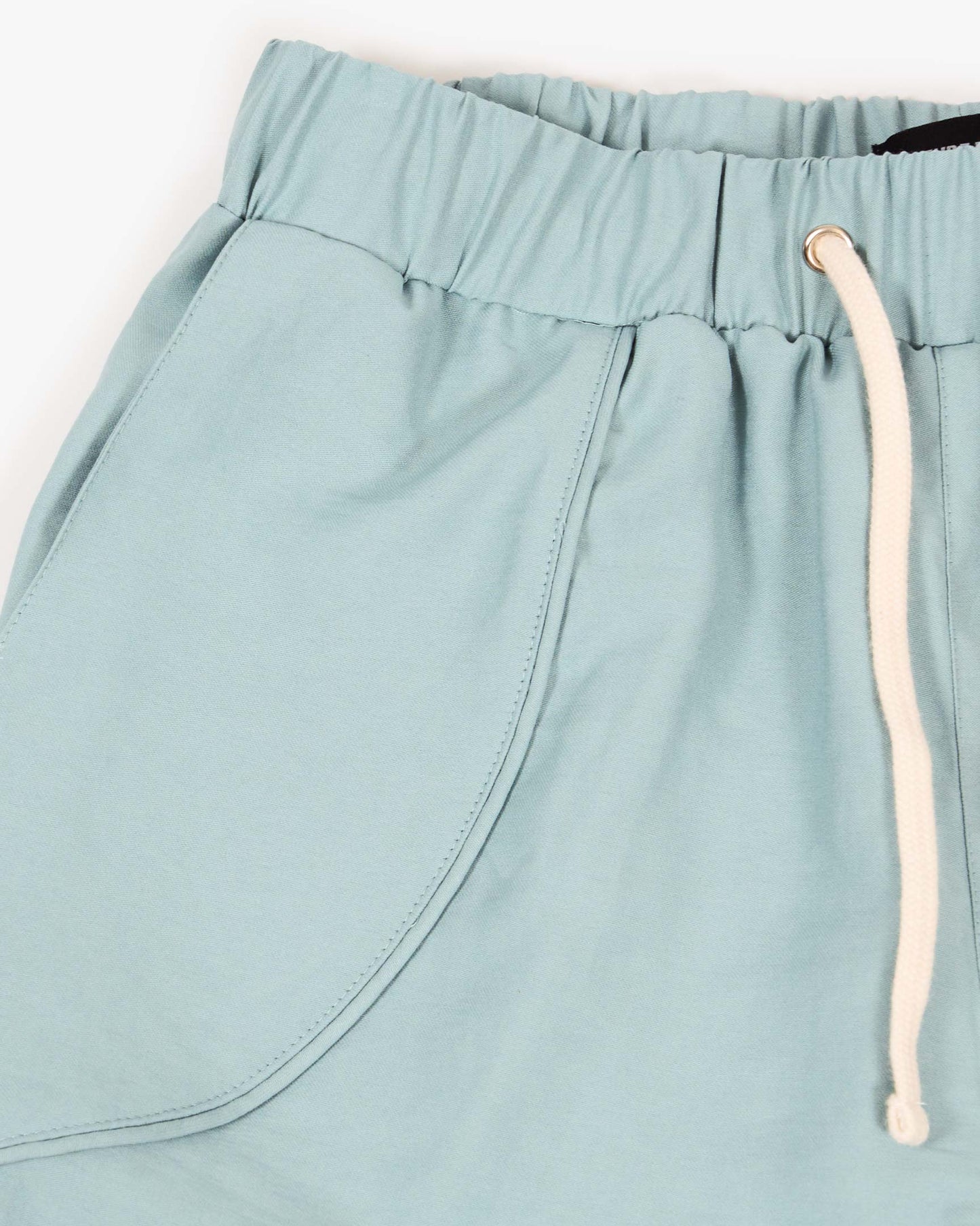 PULL ON SHORT GREEN - FRONT OF