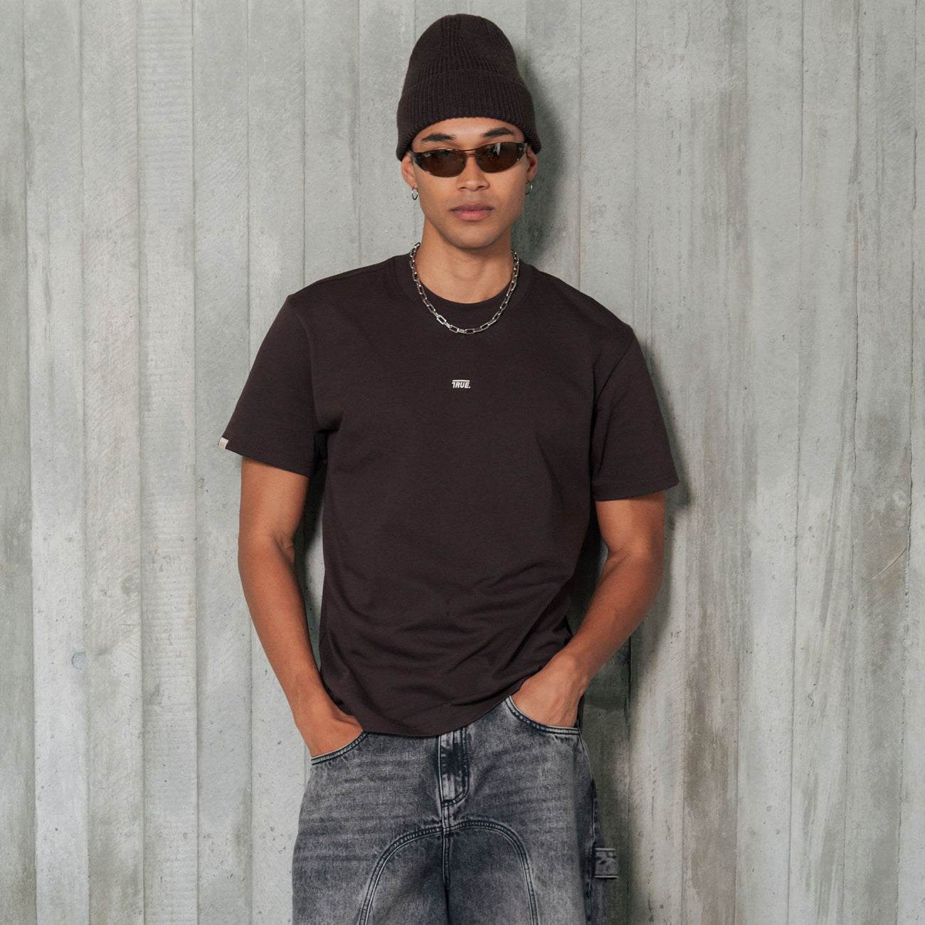 CLASSIC T-SHIRT BROWN - FRONT OF