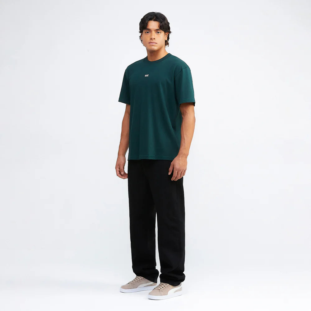 CLASSIC T-SHIRT PINE GREEN - FRONT OF.