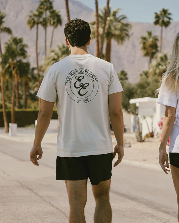 T-SHIRT CREST WHITE - FRONT OF.