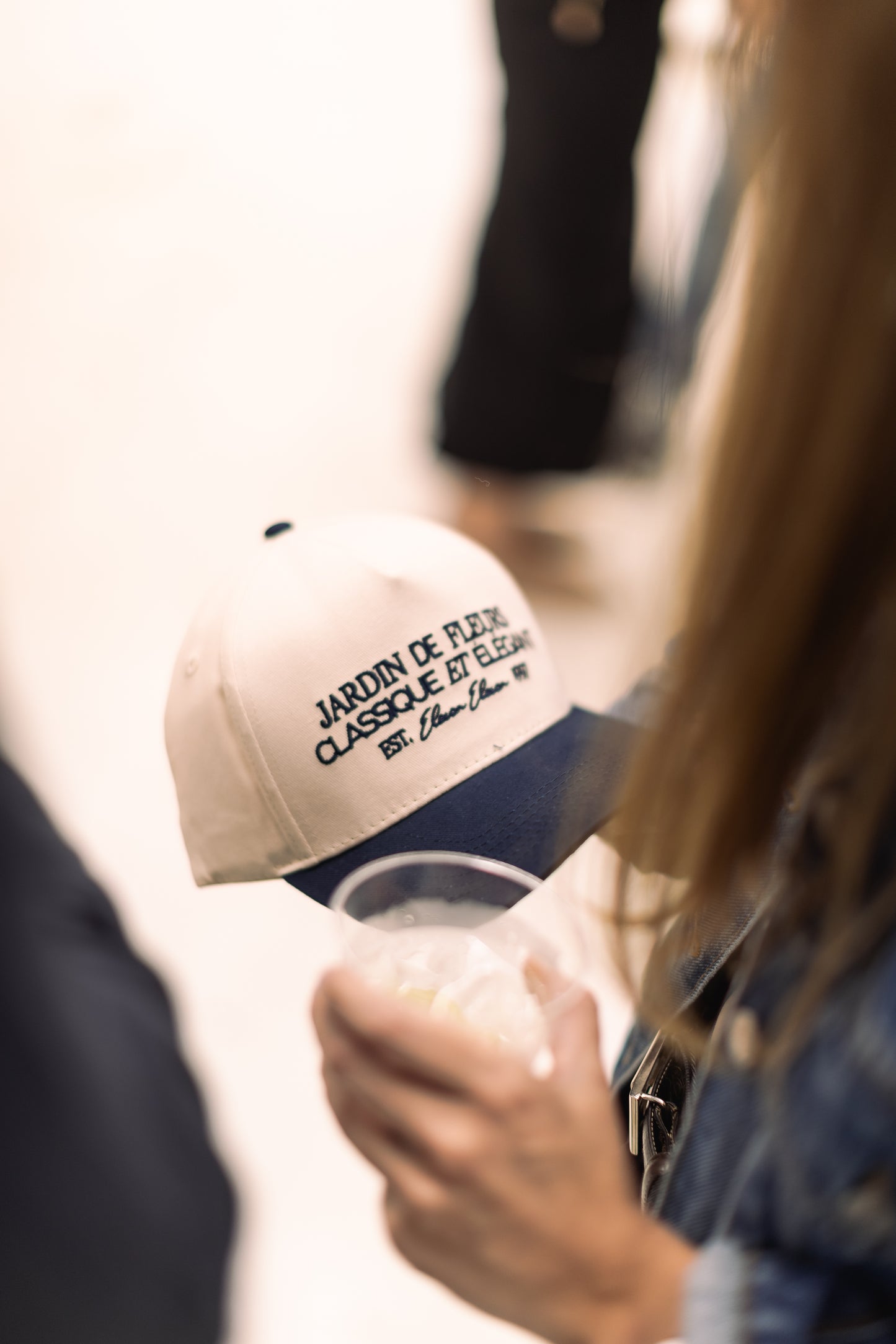 JARDIN DE FLEURS CAP BEIGE AND NAVY