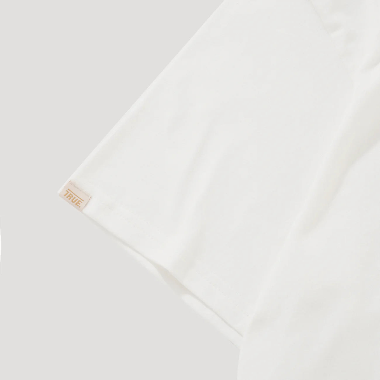 DREAMS BOXY T-SHIRT CREAM - FRONT OF.