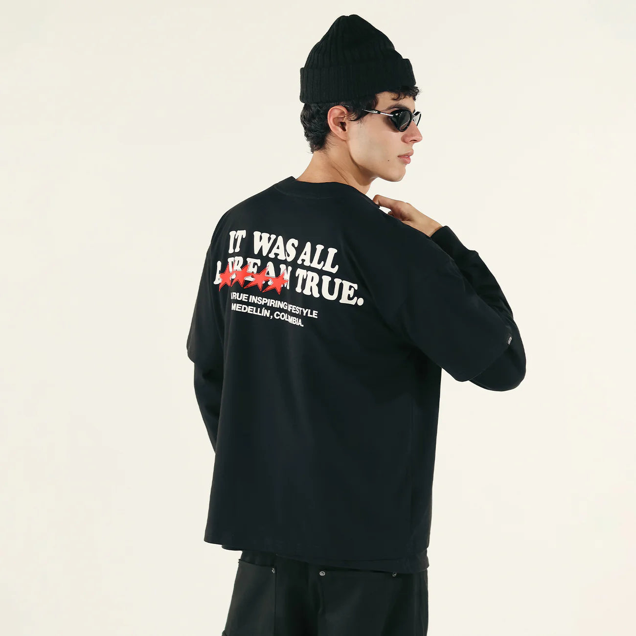 DREAM TRUE BOXY T-SHIRT BLACK - FRONT OF