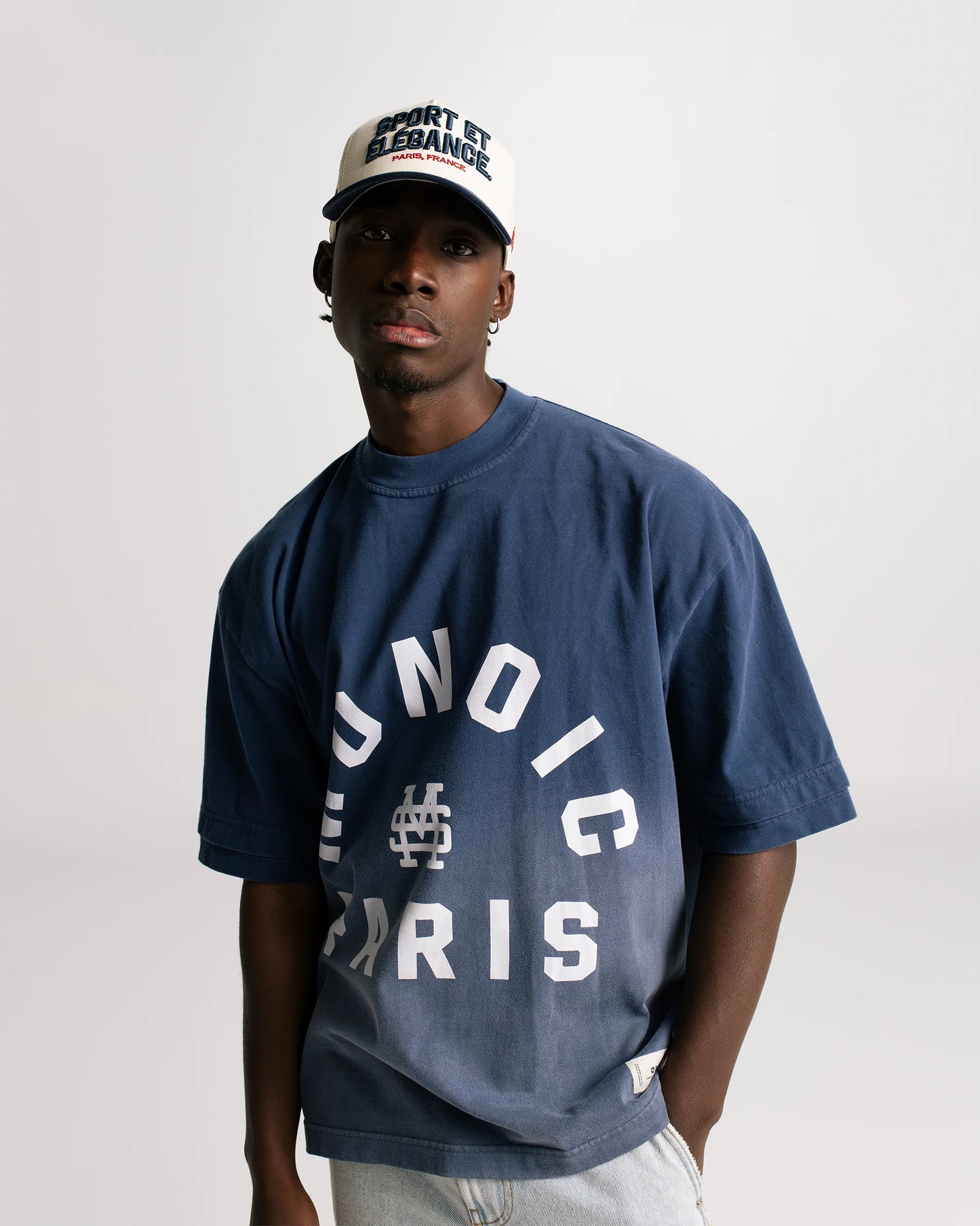 MONOIC PARIS BOXY FIT T-SHIRT GRADIENT NAVY BLUE - FRONT OF