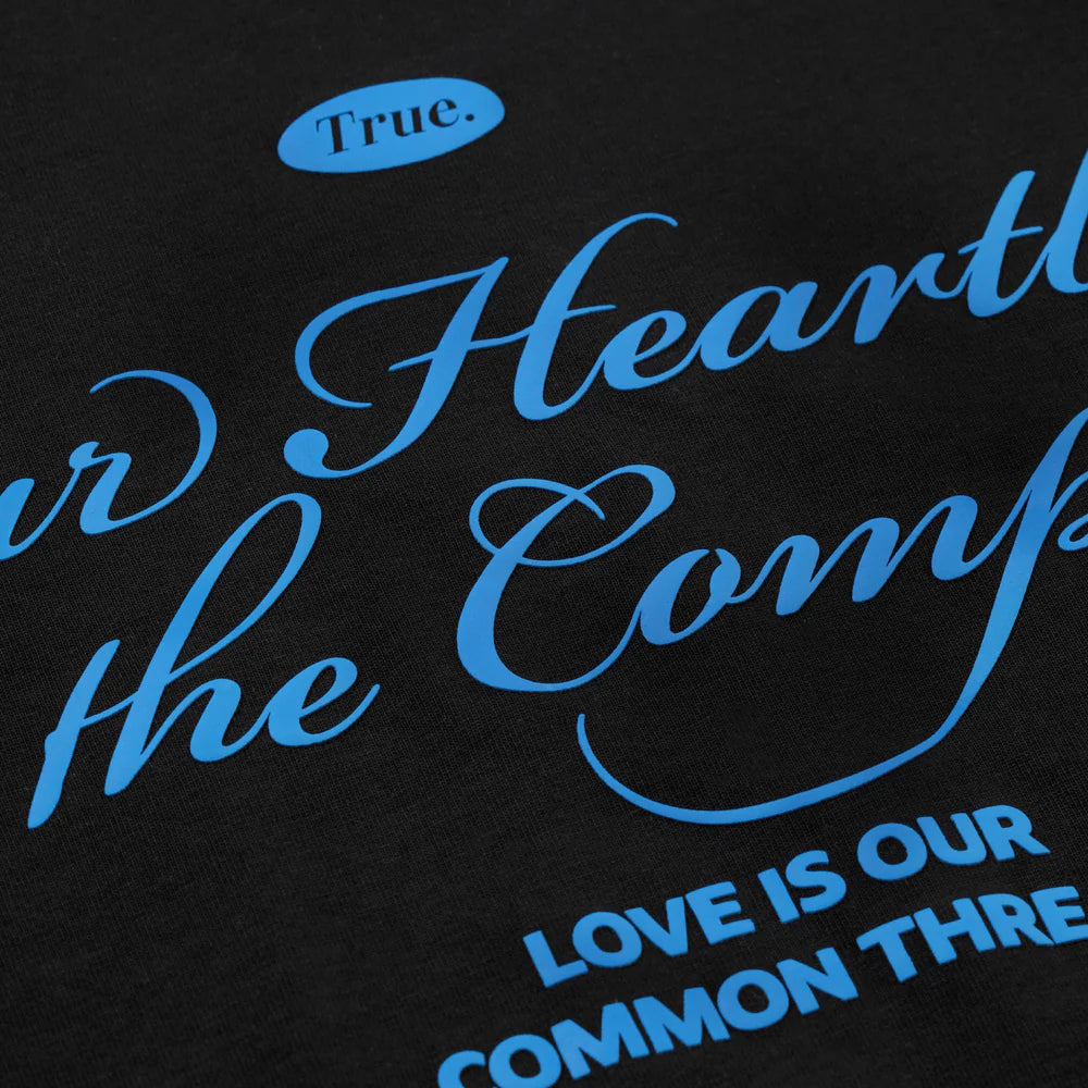 HEARTBEAT OVERSIZED T-SHIRT BLACK - FRONT OF.