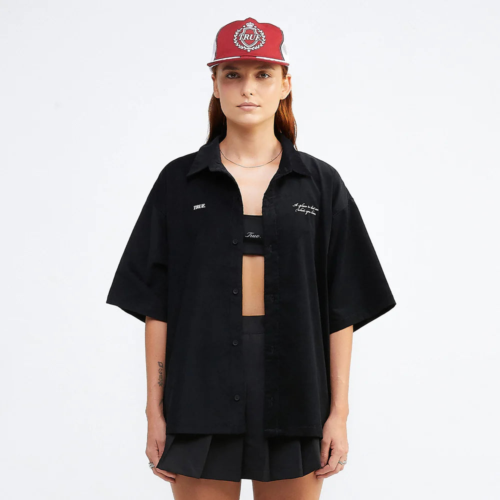 HEARTBEAT BOXY SHIRT BLACK - FRONT OF.
