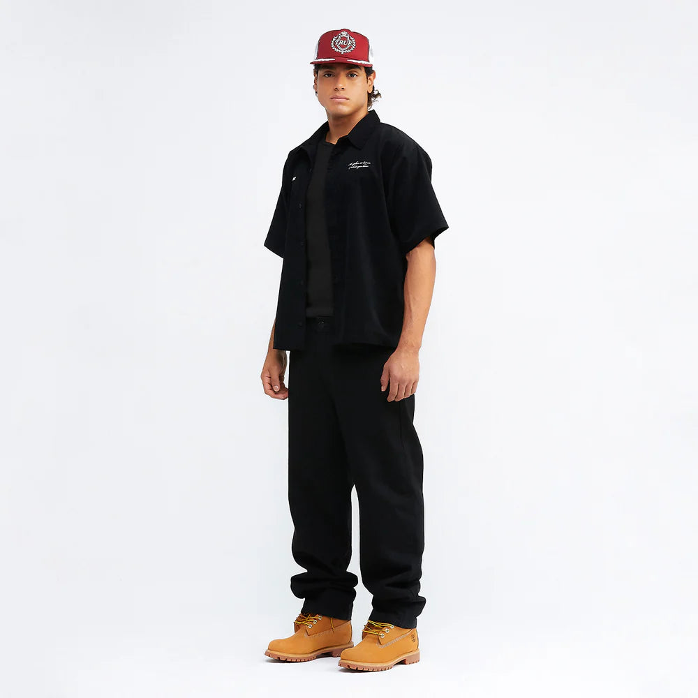 HEARTBEAT BOXY SHIRT BLACK - FRONT OF.
