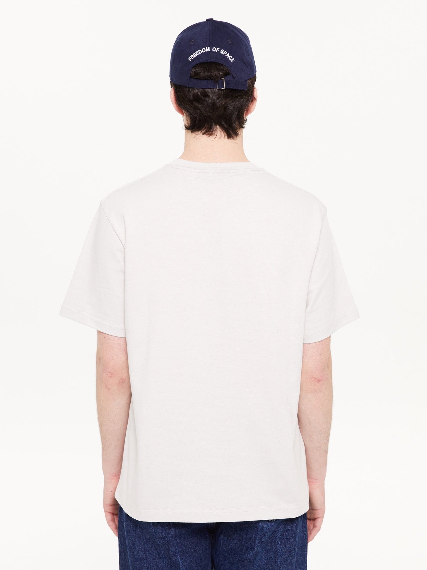 T-SHIRT POCKET LOGO LIGHT GREY - FRONT OF.
