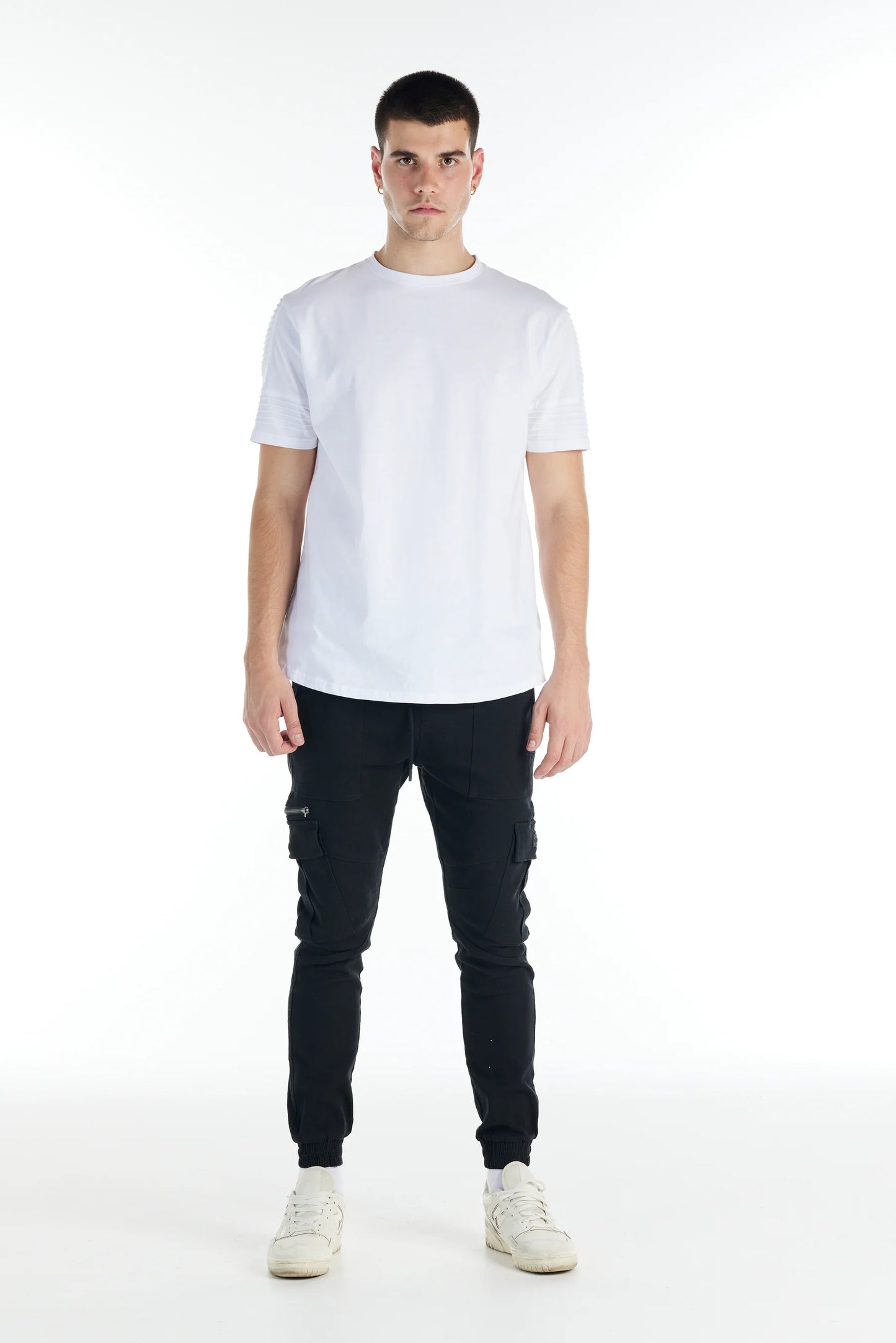 THE MAVERICK T-SHIRT WHITE - FRONT OF.