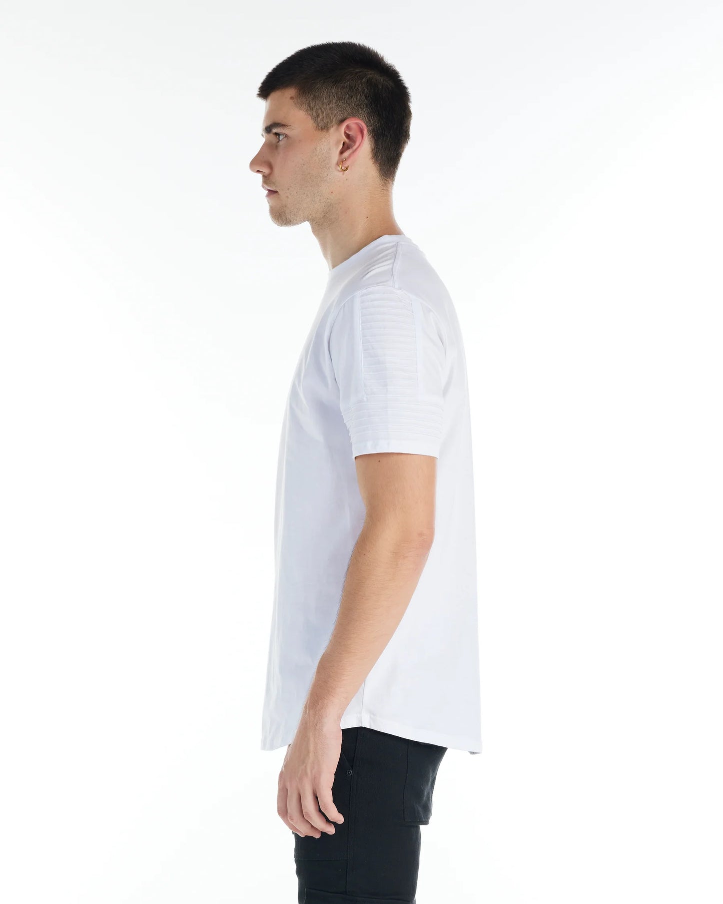 THE MAVERICK T-SHIRT WHITE - FRONT OF.