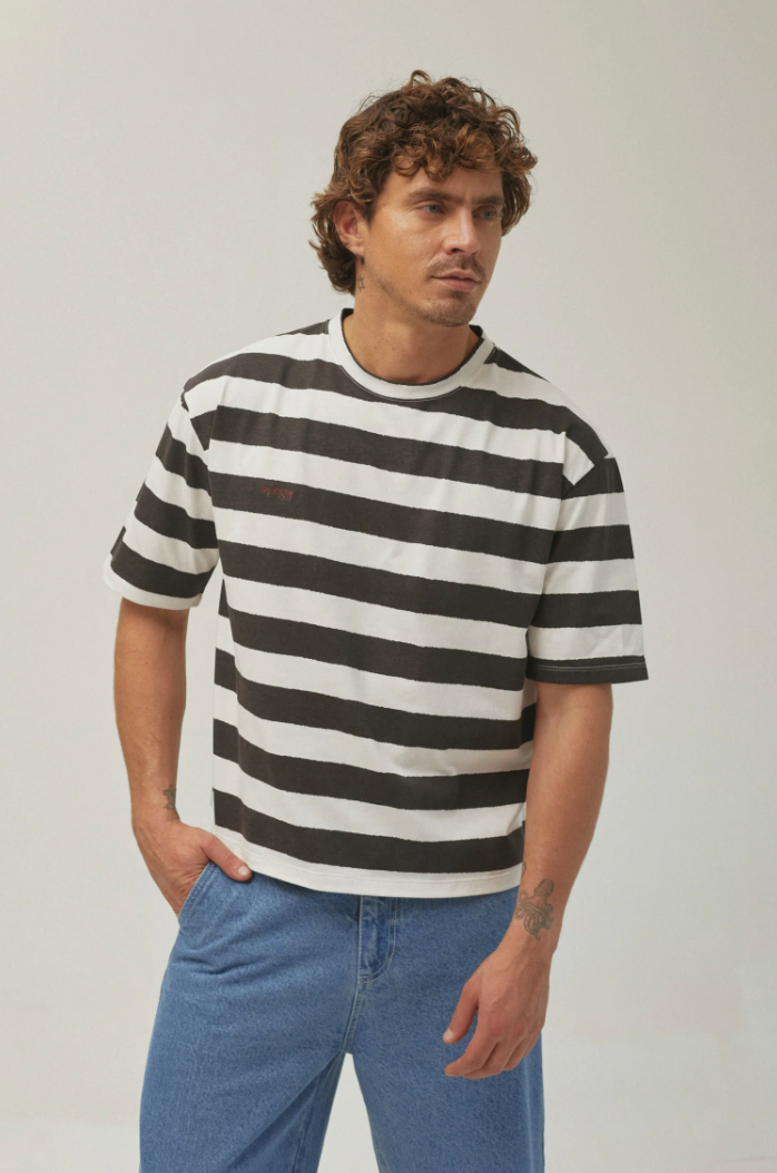 SIXXTA STRIPES ICONIC T-SHIRT - FRONT OF