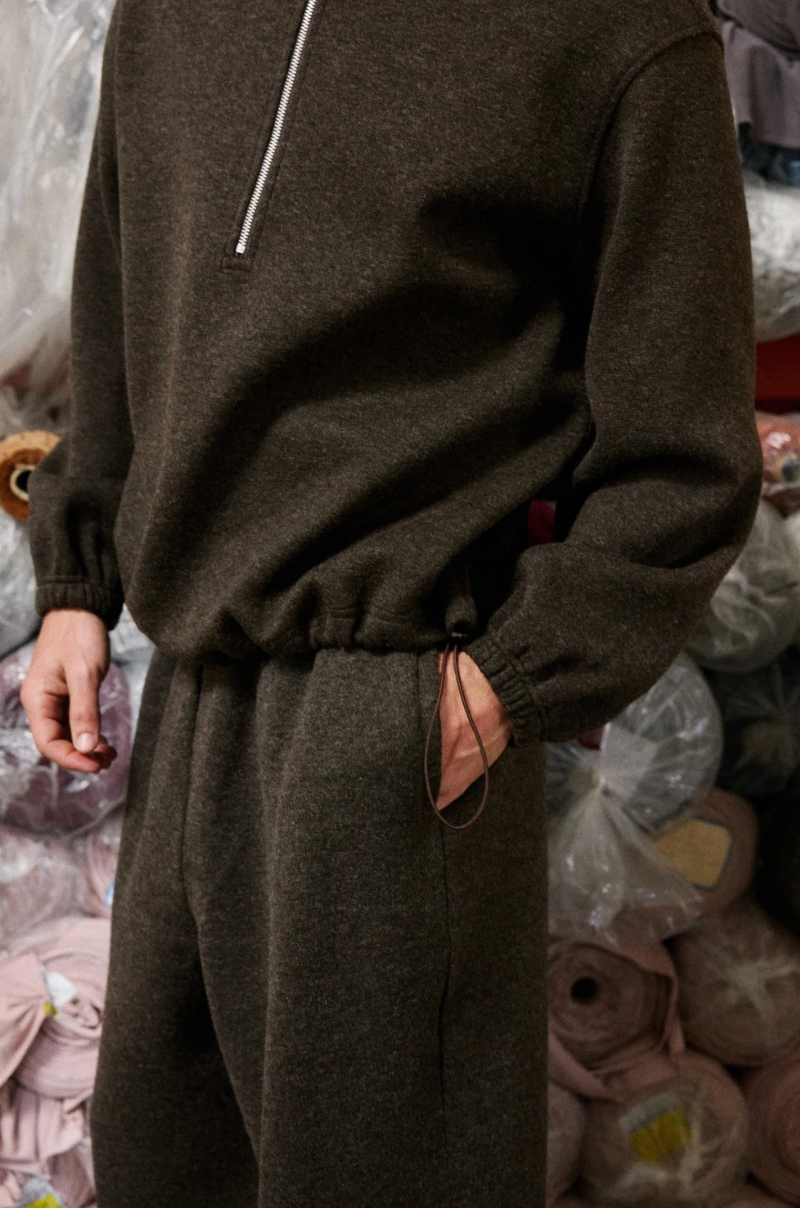 THE CHRISTOPHER SWEATER BROWN - FRONT OF