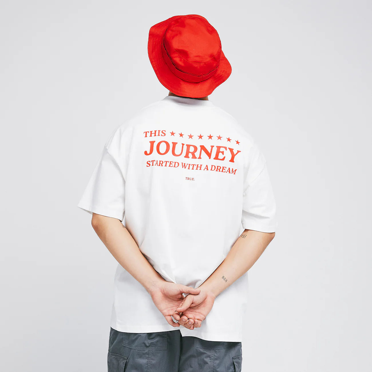 T-SHIRT THE JOURNEY OVERSIZED CREAM - FRONT OF