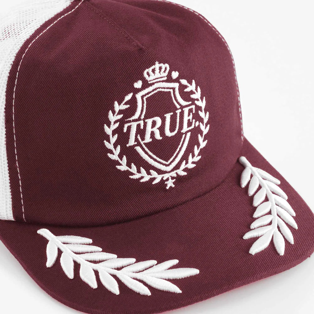 GORRA TRUE LOUNGE GOLFER DEEP RED - FRONT OF.