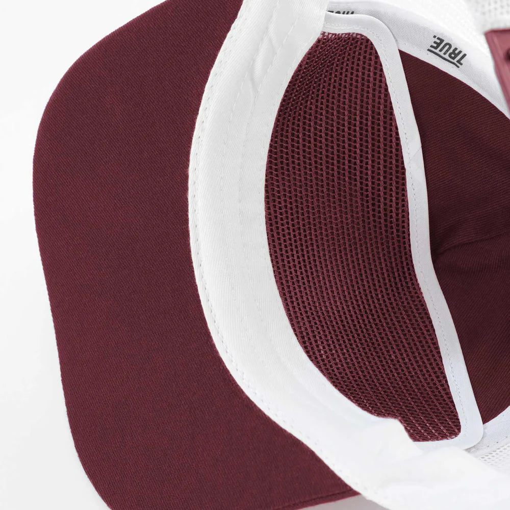 GORRA TRUE LOUNGE GOLFER DEEP RED - FRONT OF.