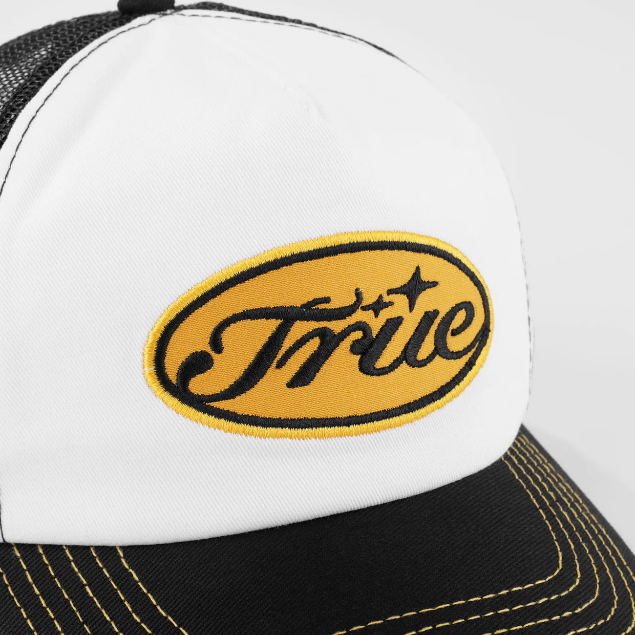 TRUE STAMP TRUCKER CAP BLACK - FRONT OF