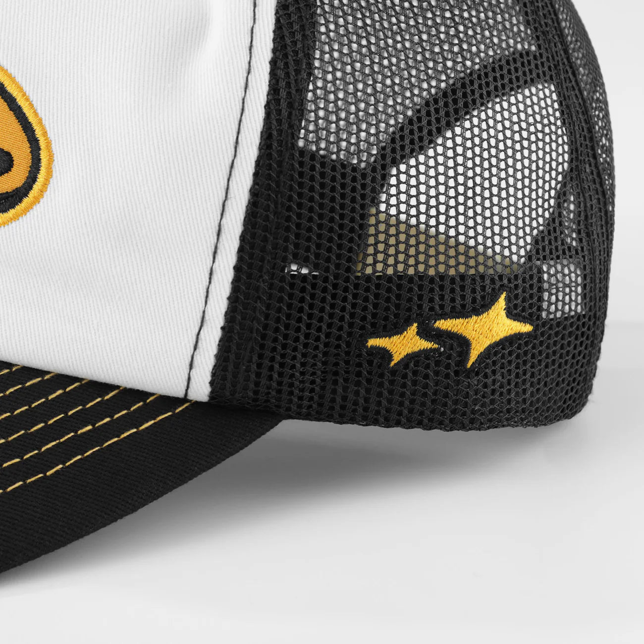 TRUE STAMP TRUCKER CAP BLACK - FRONT OF
