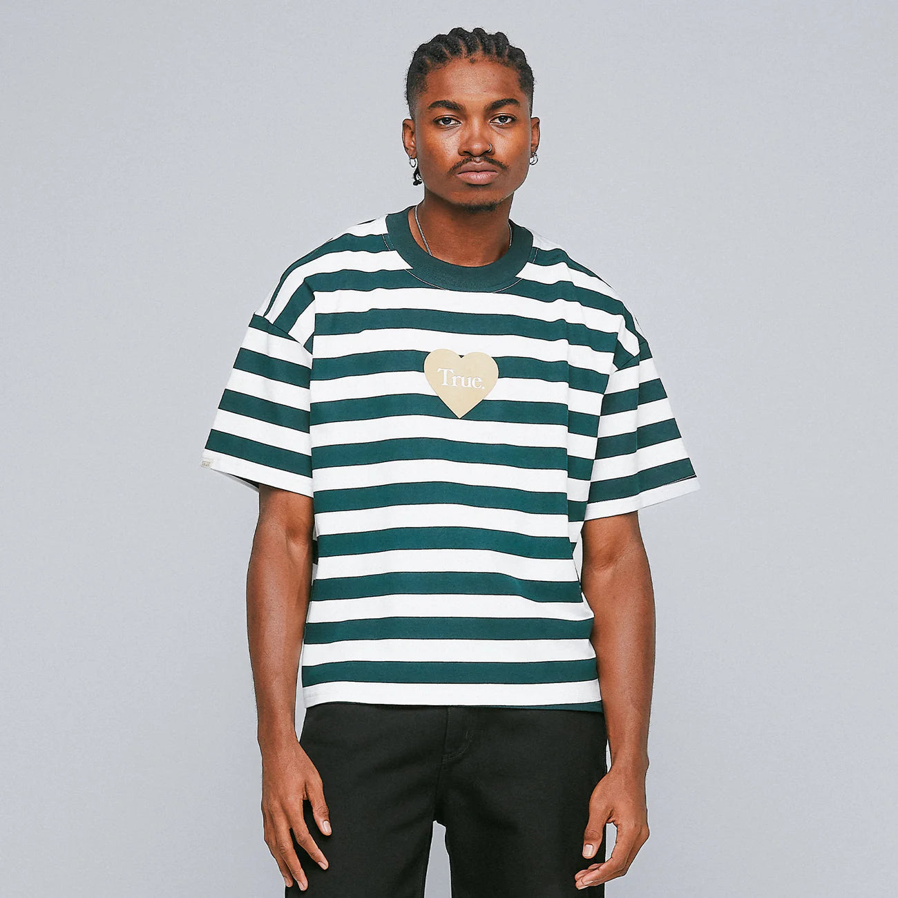 STRIPED BOXY T-SHIRT PINE GREEN - FRONT OF.