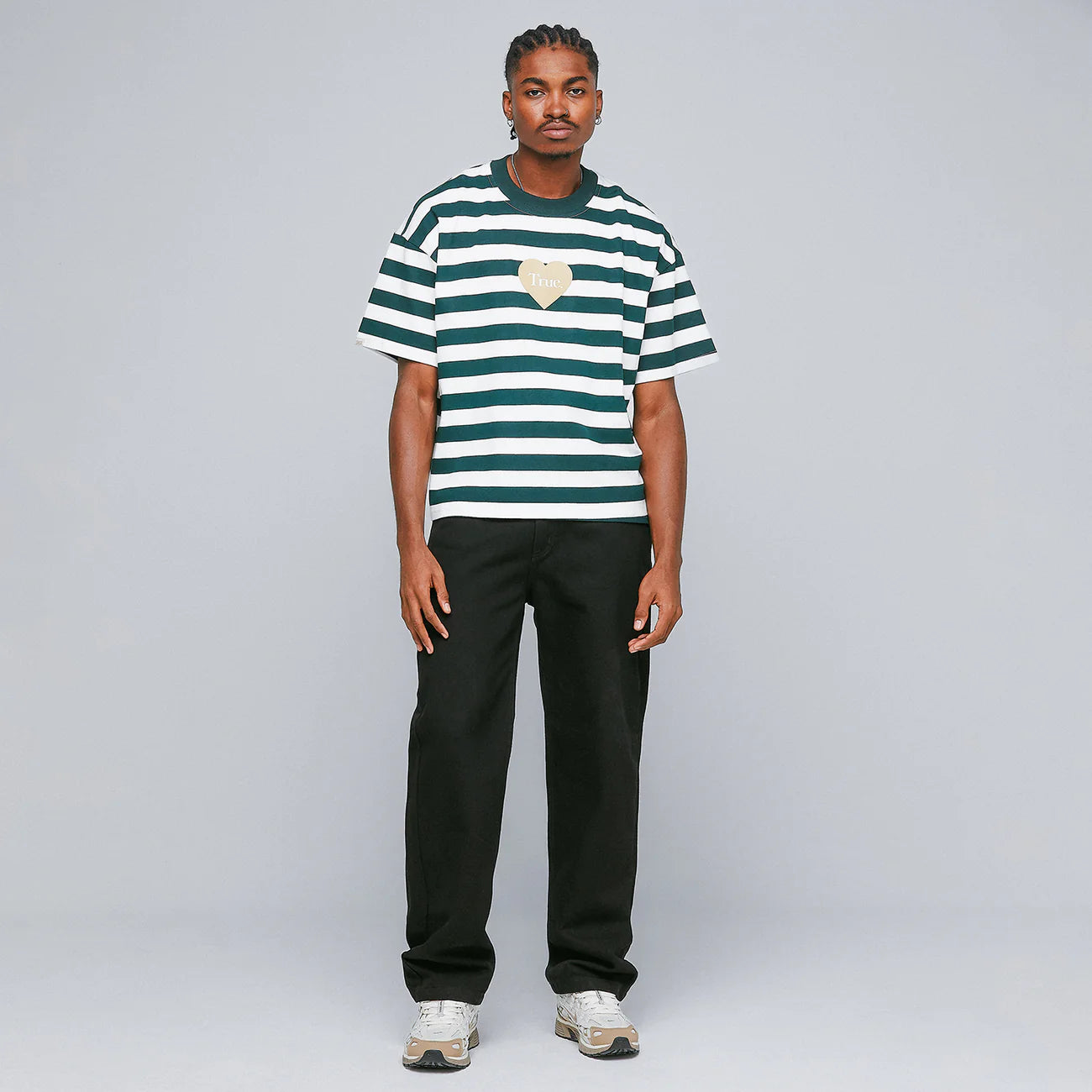 STRIPED BOXY T-SHIRT PINE GREEN - FRONT OF.