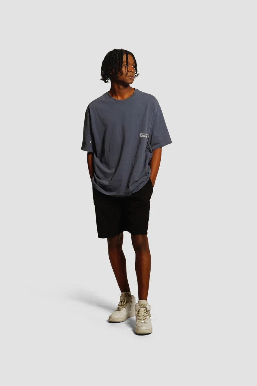T-SHIRT WELLNESS AND WINE OVERSIZE DEEP SEA BLUE - FRONT OF.