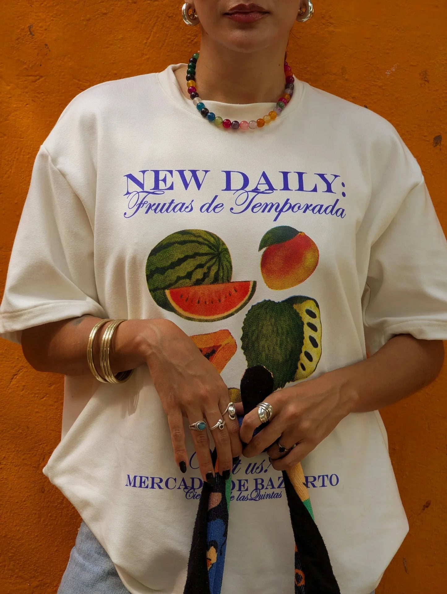 FRUTAS DE TEMPORADA T-SHIRT - FRONT OF