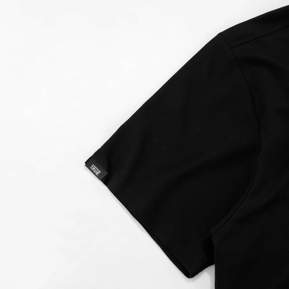 CLASSIC T-SHIRT BLACK - FRONT OF.