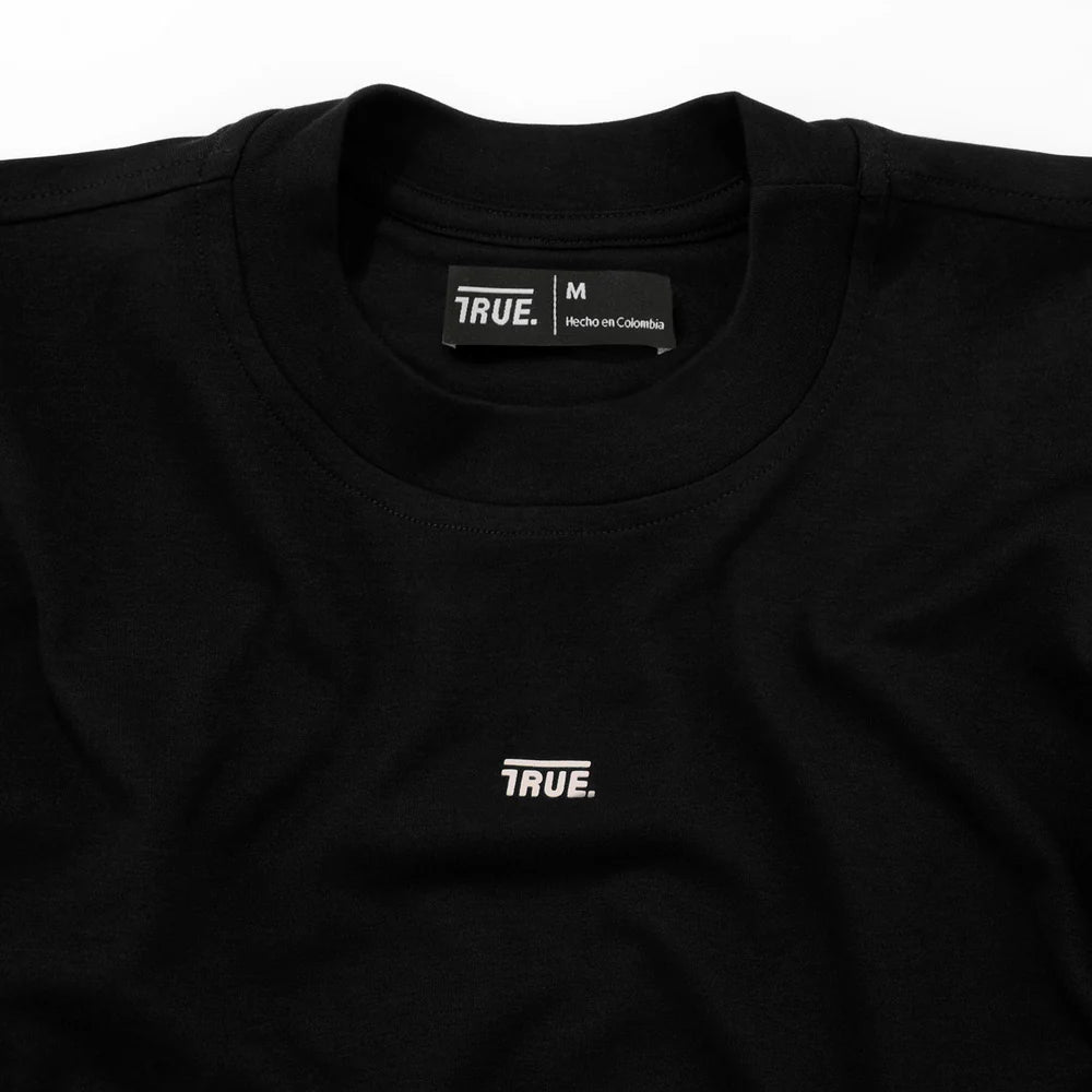 CLASSIC T-SHIRT BLACK - FRONT OF.