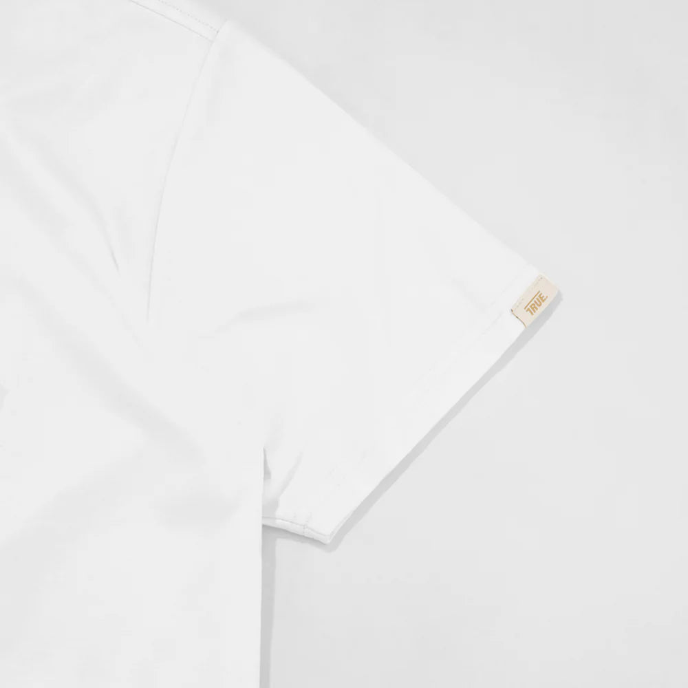 CLASSIC T-SHIRT WHITE - FRONT OF.