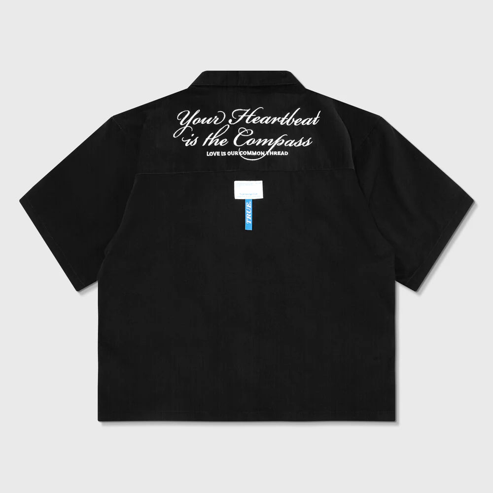 HEARTBEAT BOXY SHIRT BLACK - FRONT OF.