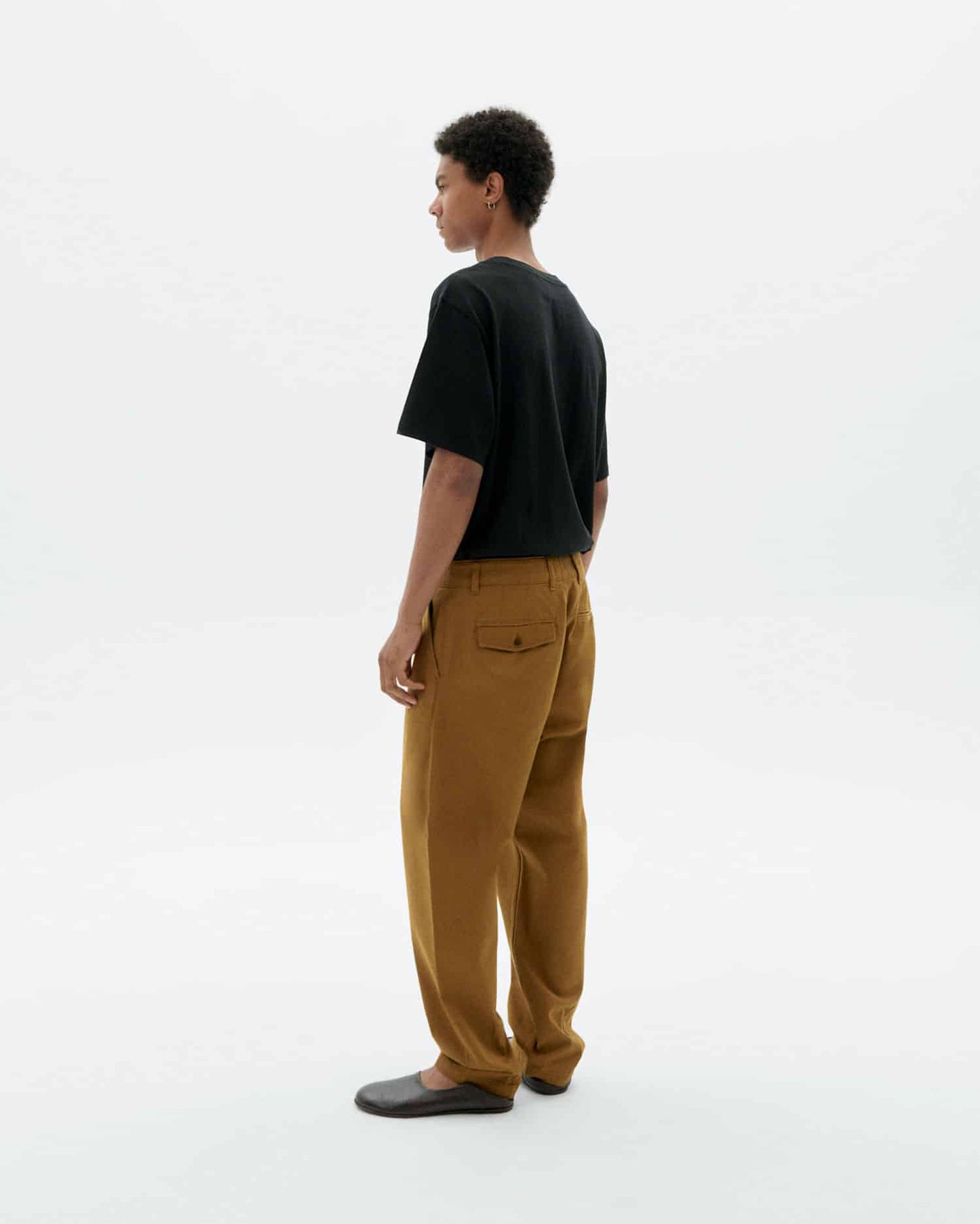 T-SHIRT LOOSE NEGRA ERIC - FRONT OF