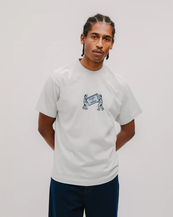 T-SHIRT CLEARLY NOT FRIENDS GREY