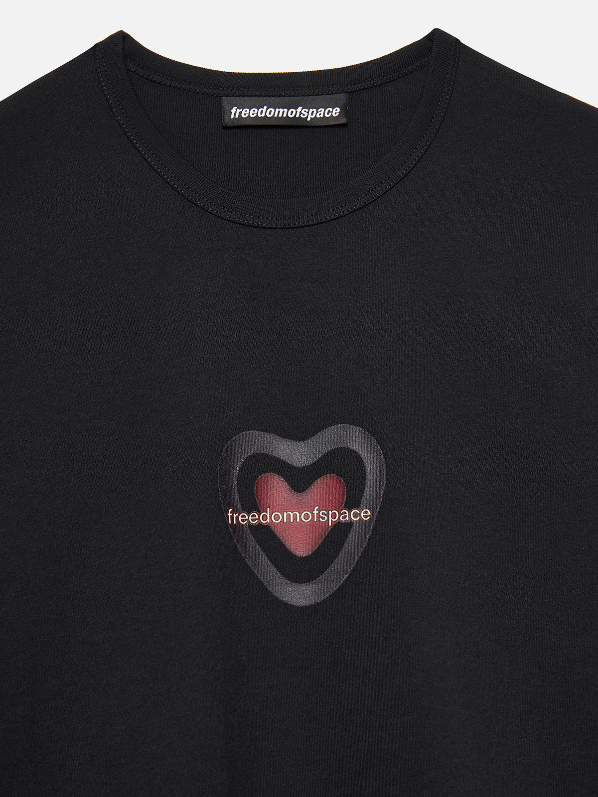 HEART T-SHIRT BLACK - FRONT OF