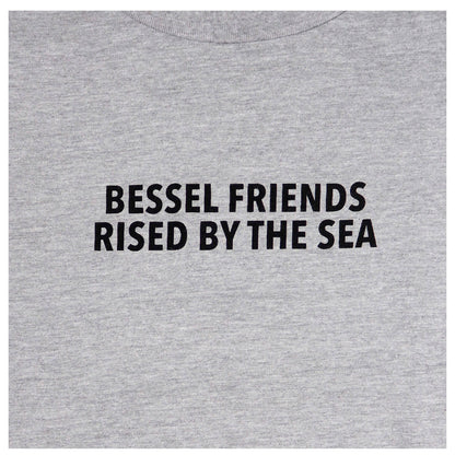 T-SHIRT BY THE SEA