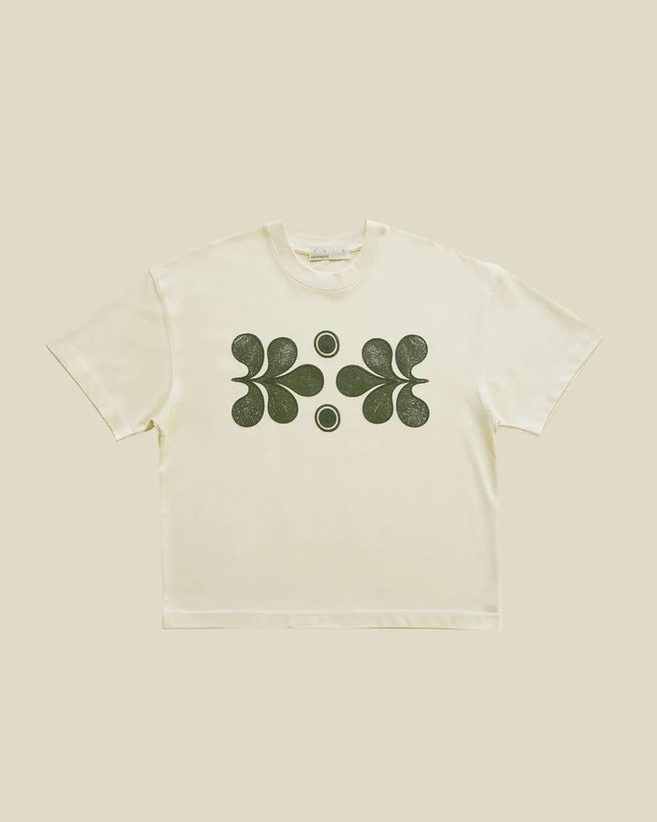 CAMISETA BOXY FIT FLORECIENDO CREMA - FRONT OF