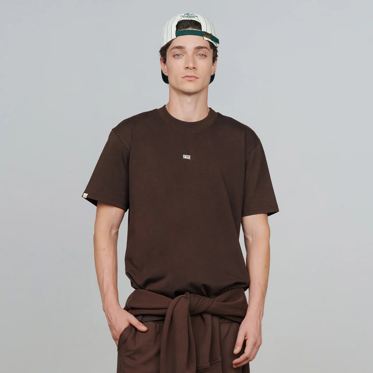 CLASSIC T-SHIRT BROWN - FRONT OF