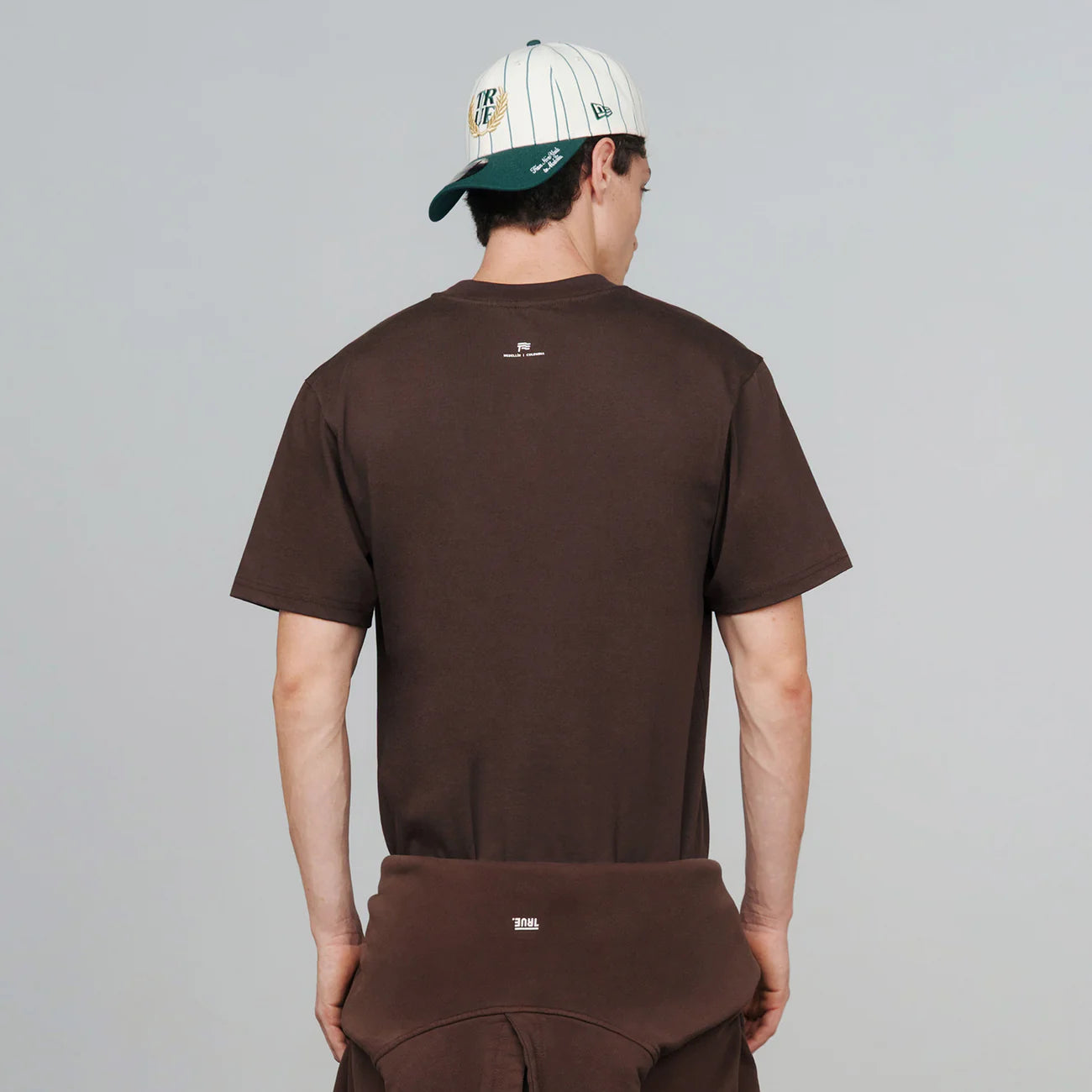 CLASSIC T-SHIRT BROWN - FRONT OF