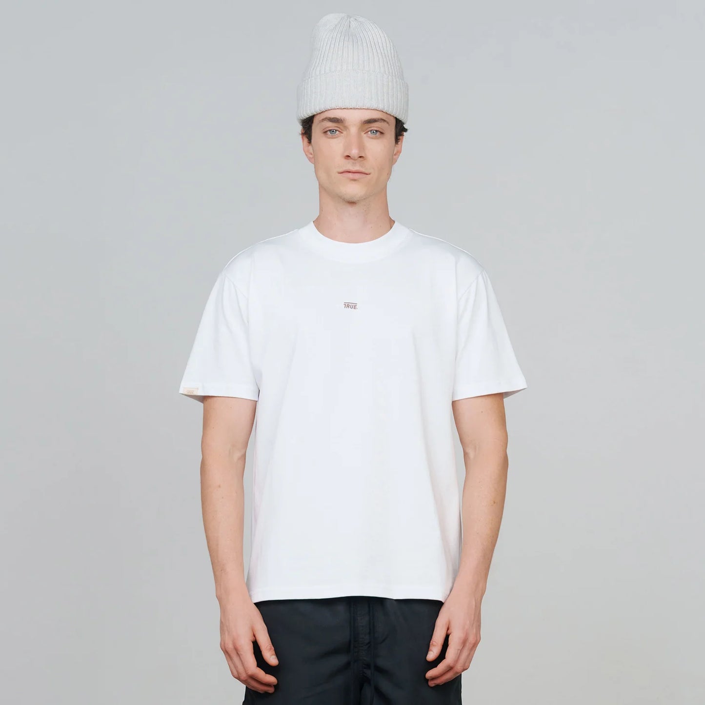 CLASSIC T-SHIRT WHITE - FRONT OF.