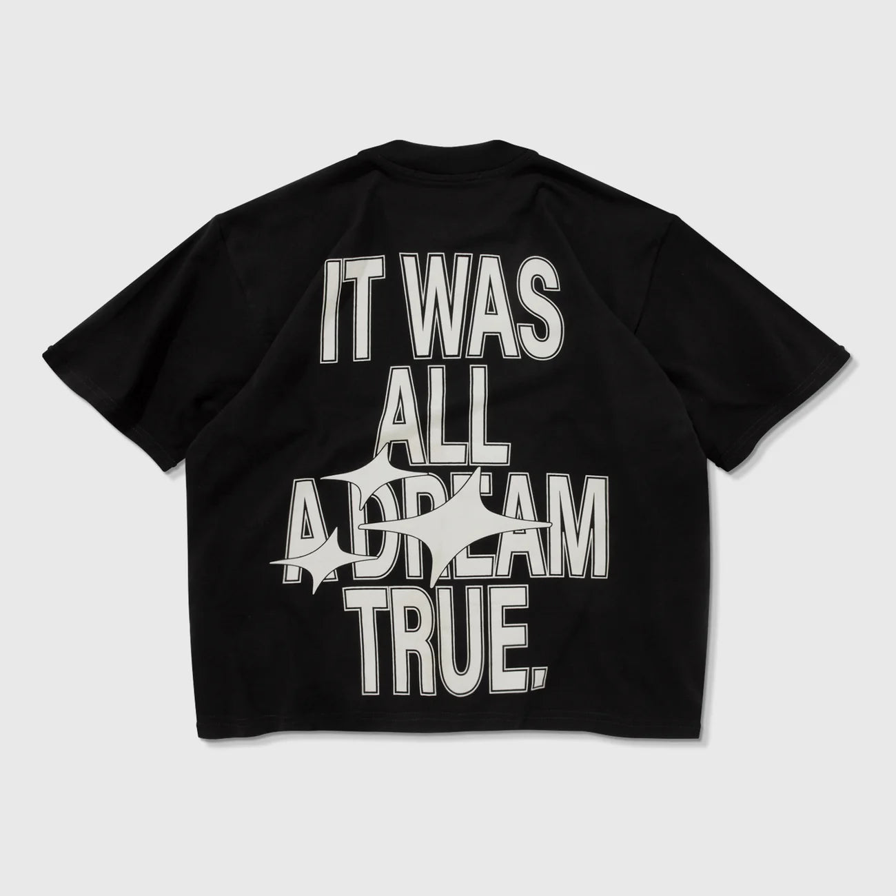 DREAMS BOXY T-SHIRT BLACK - FRONT OF.