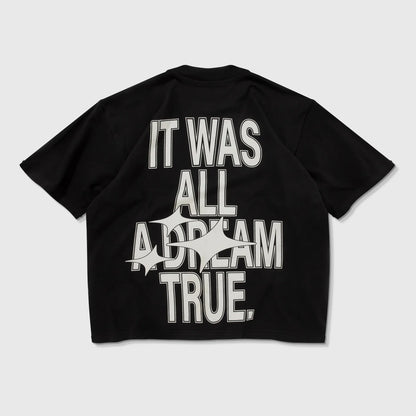 DREAMS BOXY T-SHIRT BLACK - FRONT OF.