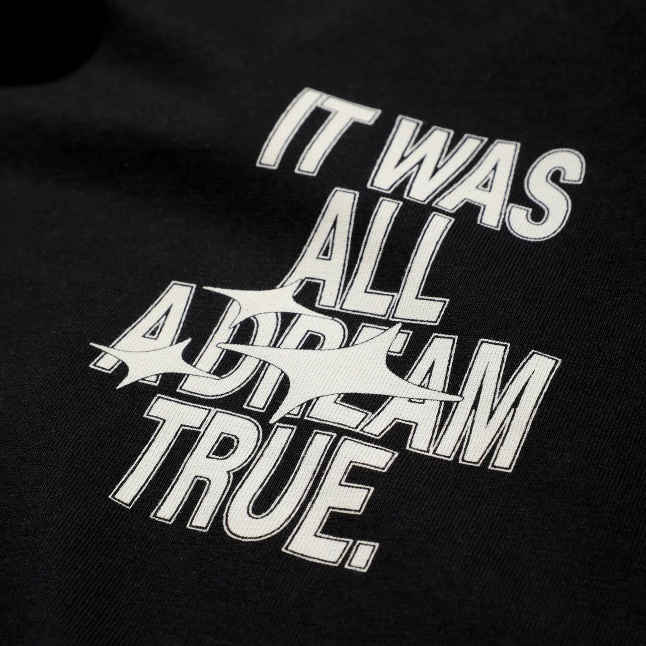 DREAMS BOXY T-SHIRT BLACK - FRONT OF.