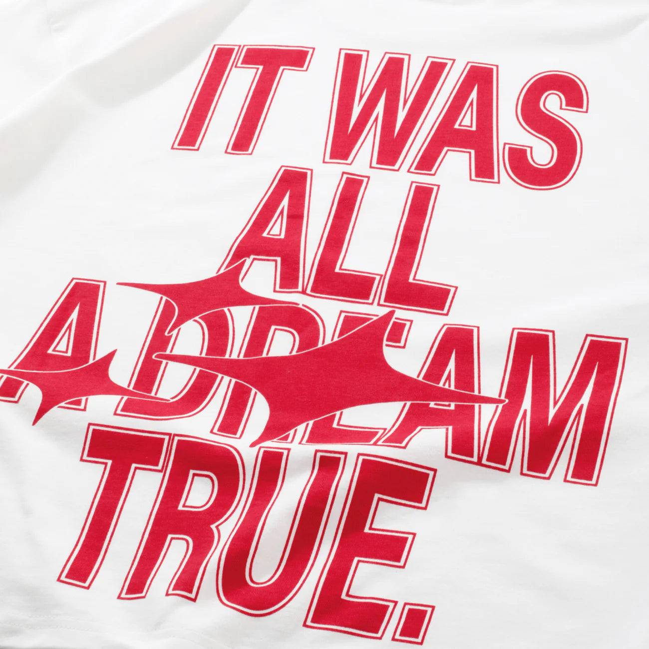 DREAMS BOXY T-SHIRT CREAM - FRONT OF.