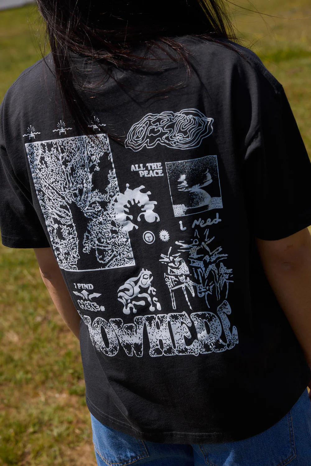 CAMISETA ALL THE PEACE I NEED BLACK - FRONT OF