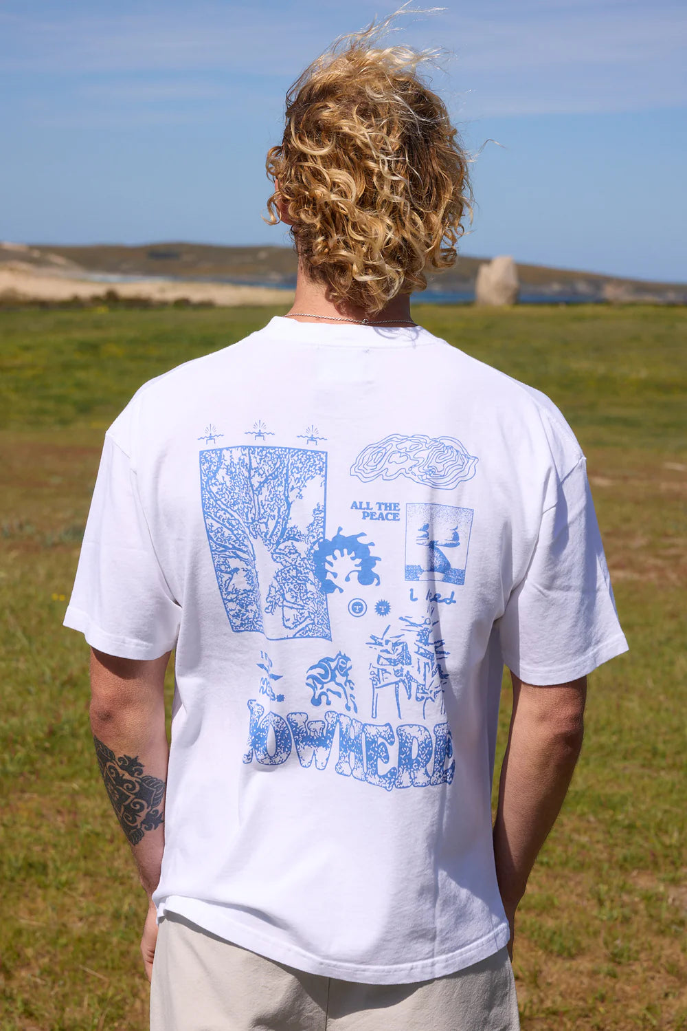 CAMISETA ALL THE PEACE I NEED BLUE - FRONT OF