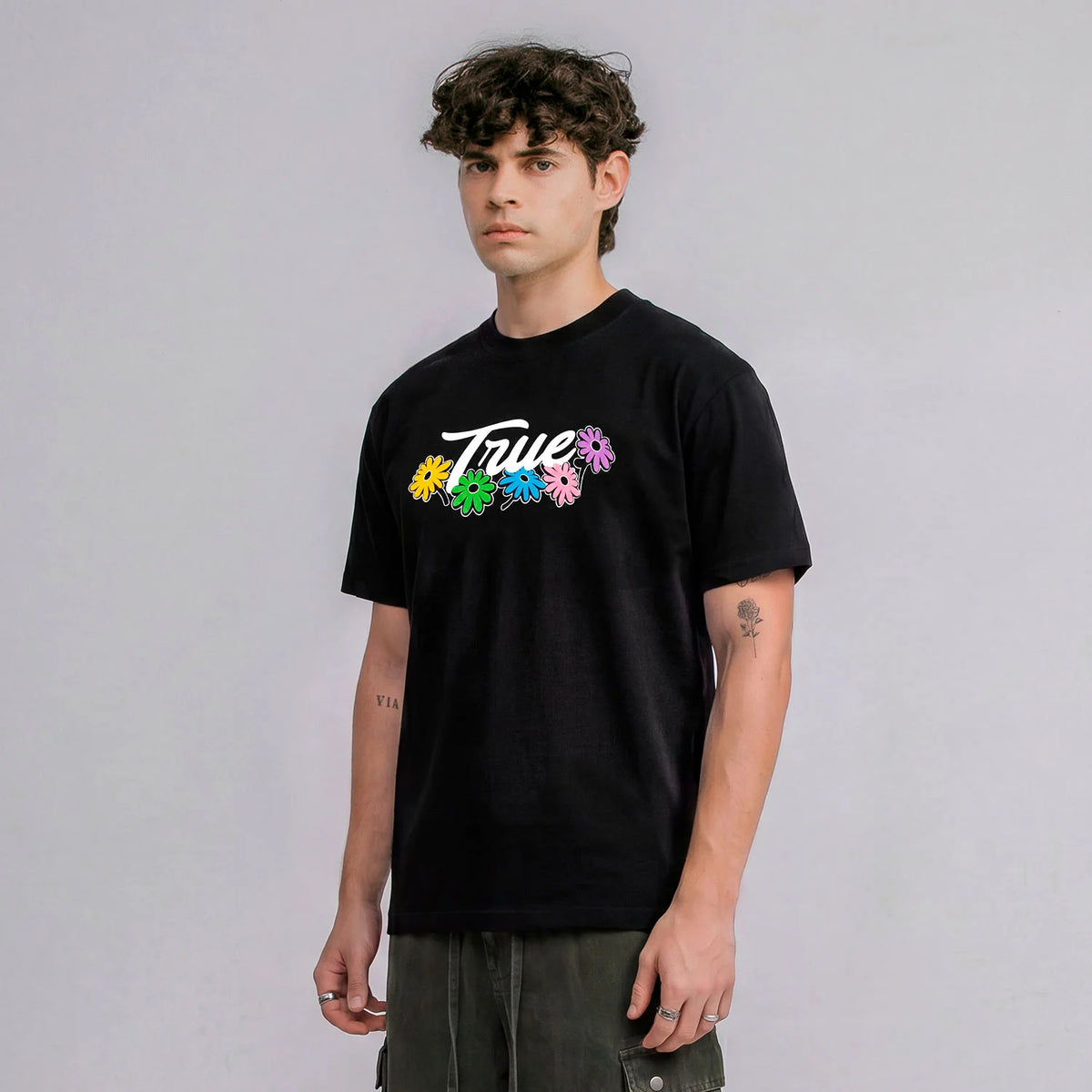 FLOWERS LOGO T-SHIRT BLACK - FRONT OF