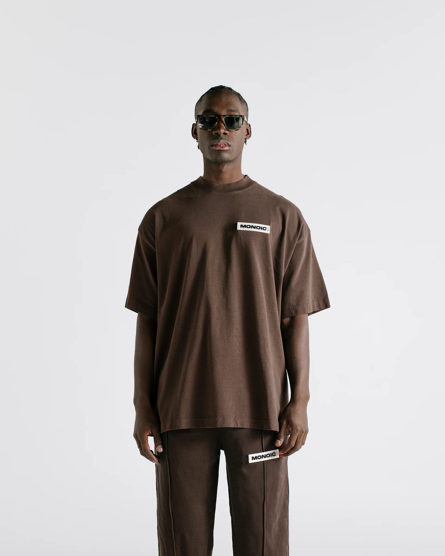 BASIC OVERSIZED T-SHIRT BROWN - FRONT OF