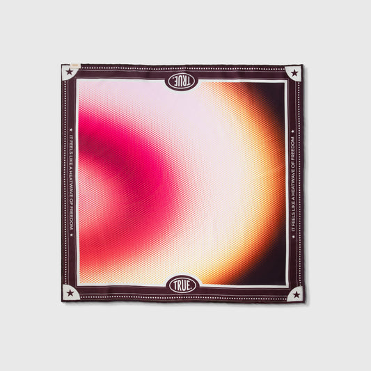 GRADIENT BANDANA PINK - FRONT OF